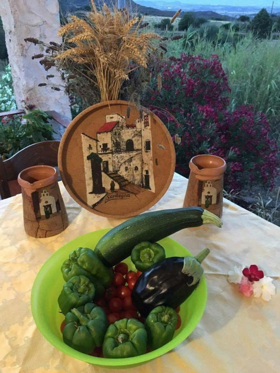 Farm Stay Gli Oleandri Loiri Porto San Paolo Exterior photo